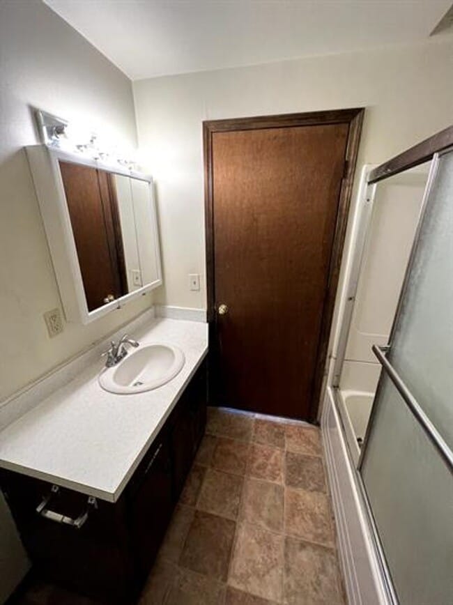 Building Photo - 403 Water St