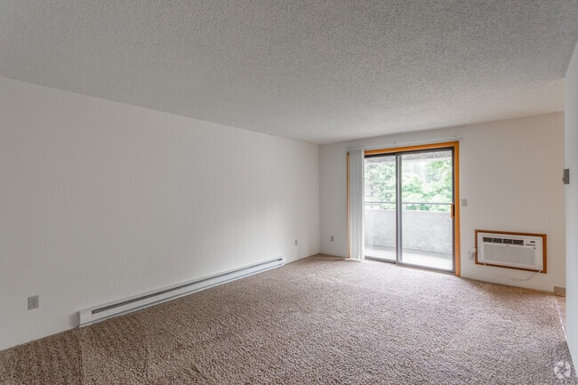 2BR, 1.5BA - 963 SF - Mayfair Court