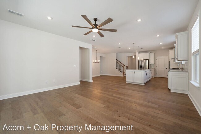 Building Photo - 3 br, 3 bath House - 2101 Bigleaf Maple Run
