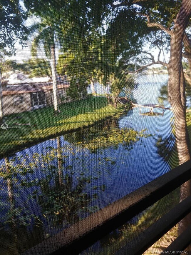 Building Photo - 2 Briarwood Cir