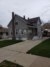 Building Photo - 2216 Harriet St