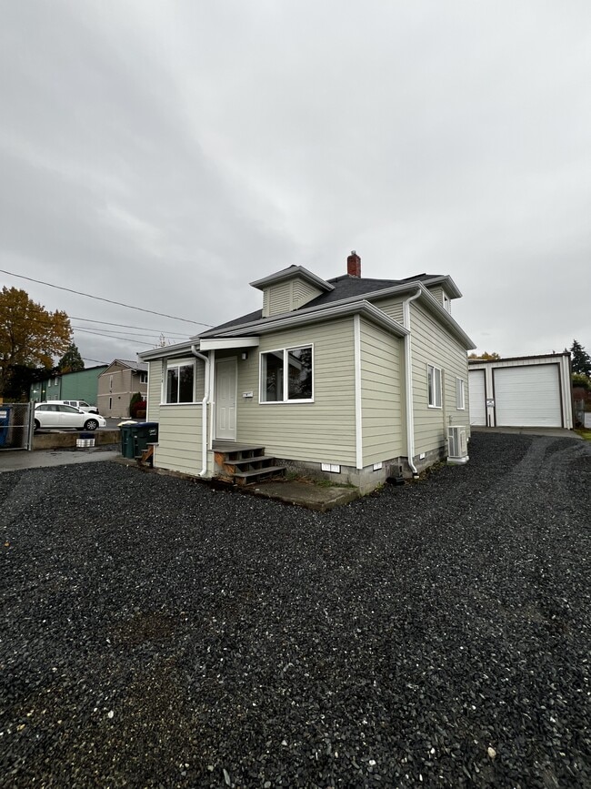 Building Photo - 2214 Valencia St