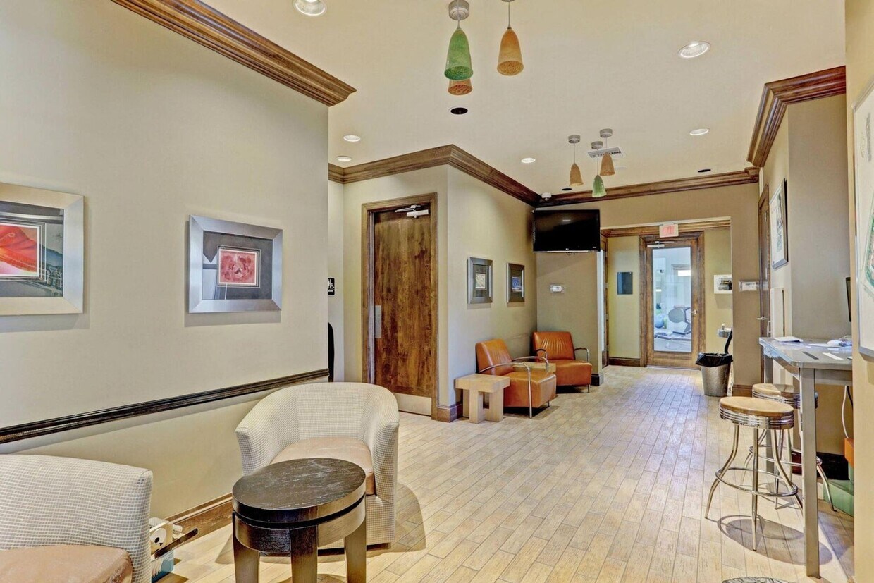 Photo - 477 Pacific Grove Drive 4, West Palm Beach, FL 33401