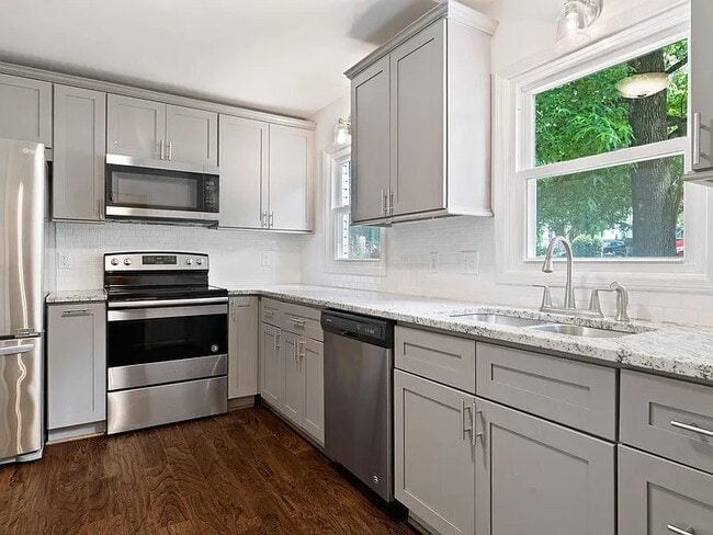 Building Photo - 3260 Overton Manor Dr