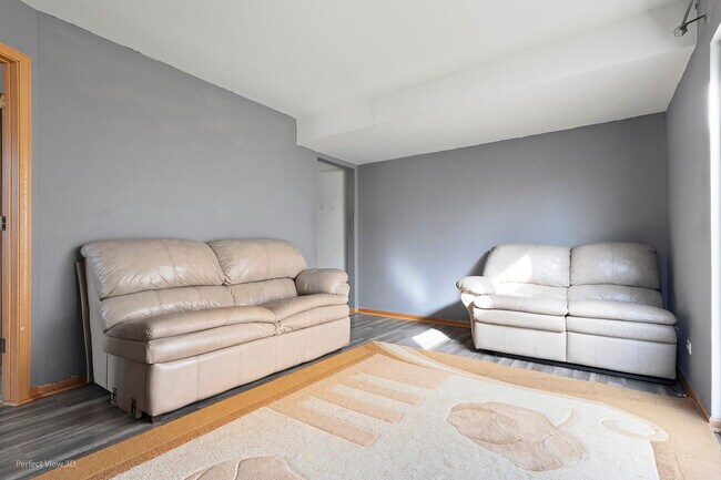 Foto del edificio - 1648 Linden Park Ln