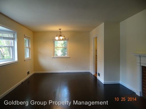 Building Photo - 121 Whitmoor Ter