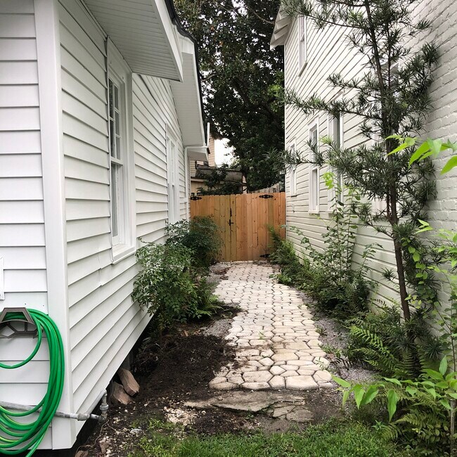 Side Yard - 1146 King St House