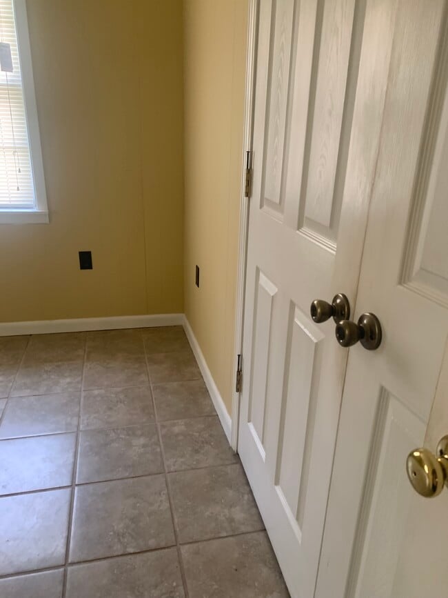 Foto del edificio - 220 E Church St