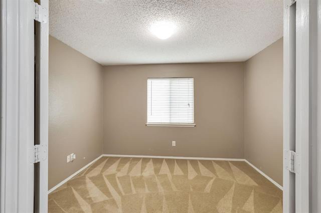 Building Photo - 2416 Rolling Ridge Dr