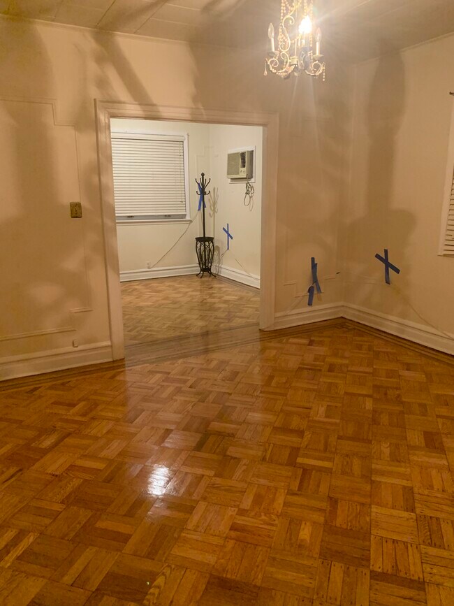 Foto del edificio - 875 E 94th St
