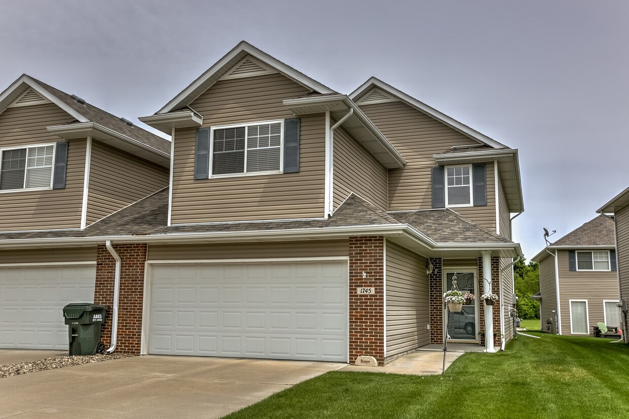 Foto principal - 1745 N 175th Ct