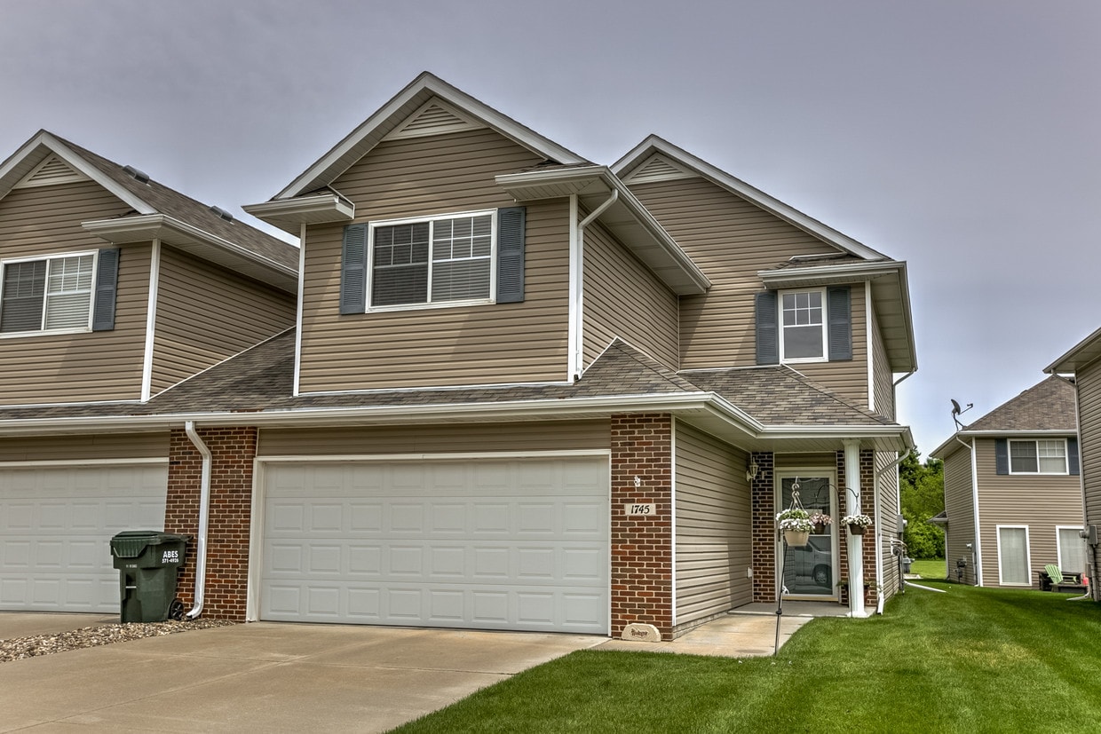 Primary Photo - 1745 N 175th Ct