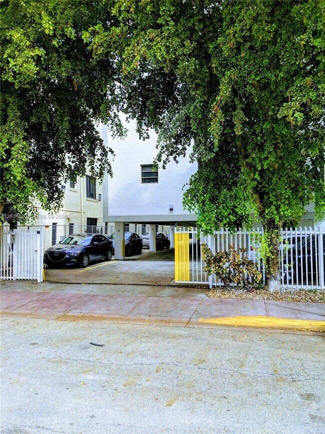 Foto del edificio - 1617 Jefferson Ave