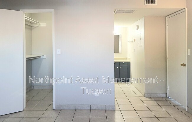 Foto del edificio - 3993 N Campbell Ave
