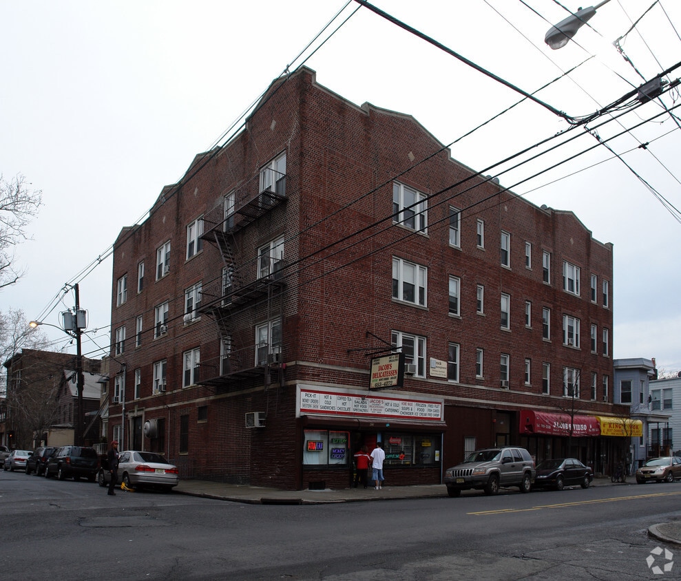 Building Photo - Upgraded Kit., Stainless Steel, Granite, 2 Blocks to Express NYC Bus - Jersey City