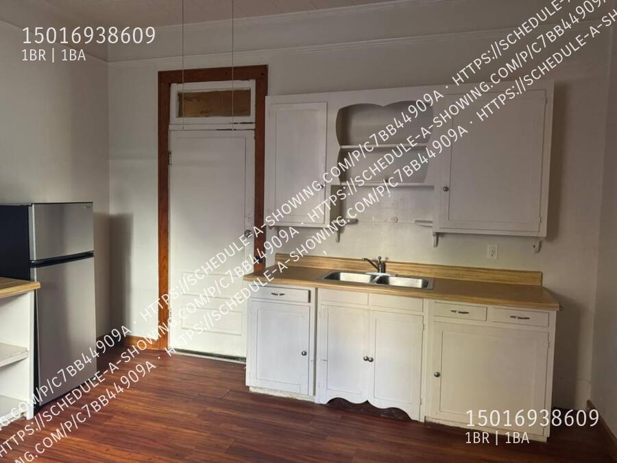 Primary Photo - 1 Bedroom Apartment