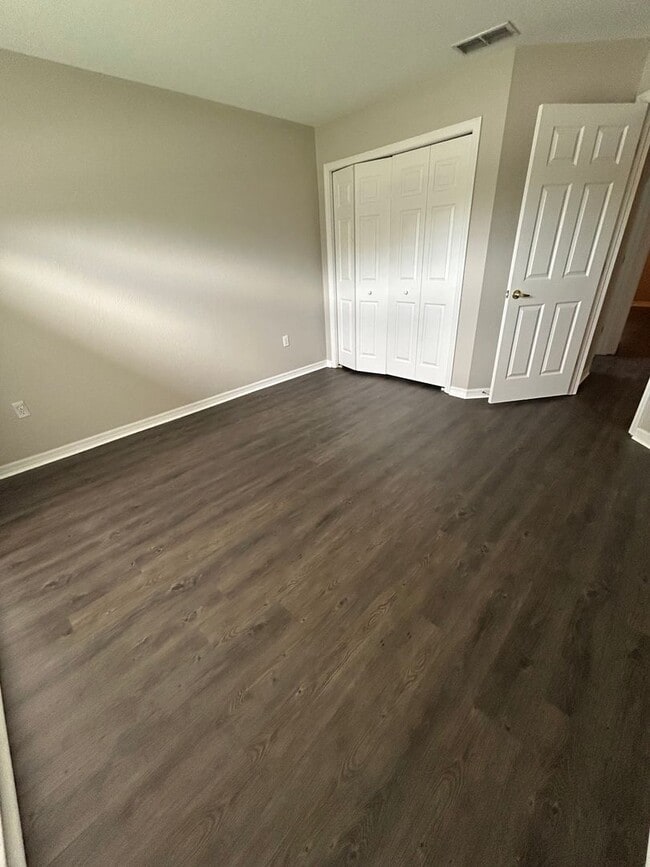 Building Photo - South Lakeland 3 bedroom 2 bath home!