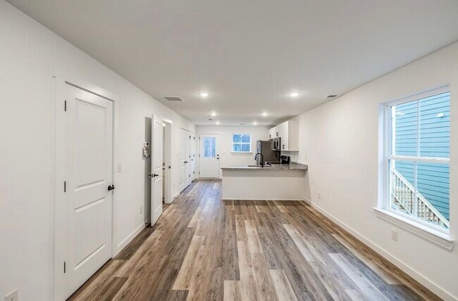 Foto del edificio - 267 Vanderbilt Rd