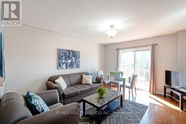 Building Photo - 65 Tianalee Crescent