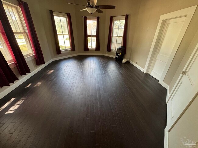 Foto del edificio - 5108 Escambia St