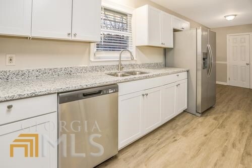 Foto del edificio - 1550 Rose Cir SW