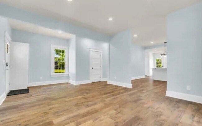 Foto del edificio - Gorgeous 3/2 Located 1 Block From Downtown Greenville!