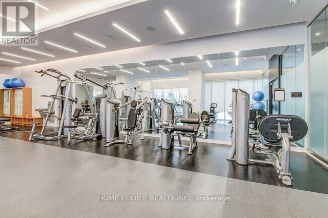 Photo du bâtiment - 101 Erskine Ave