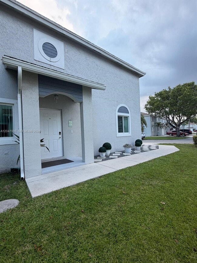 Building Photo - 1428 SW 47th Ave