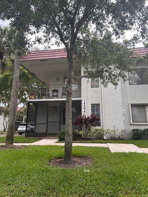 Building Photo - 16206 Laurel Dr