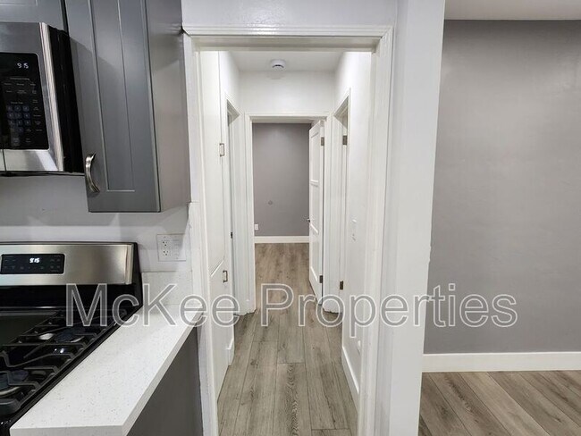 Foto del edificio - 1660 Cable St