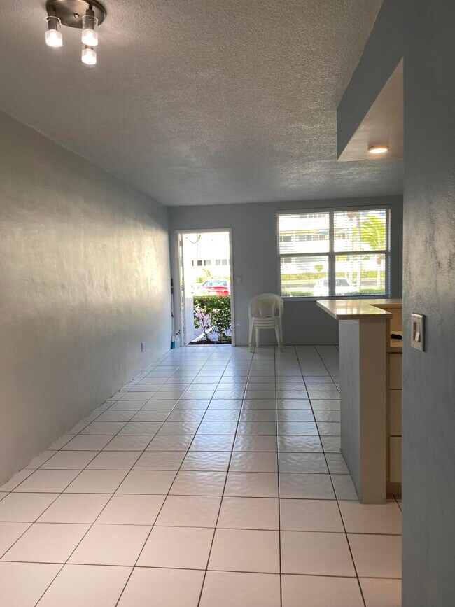 Foto del edificio - 2565 S Ocean Blvd