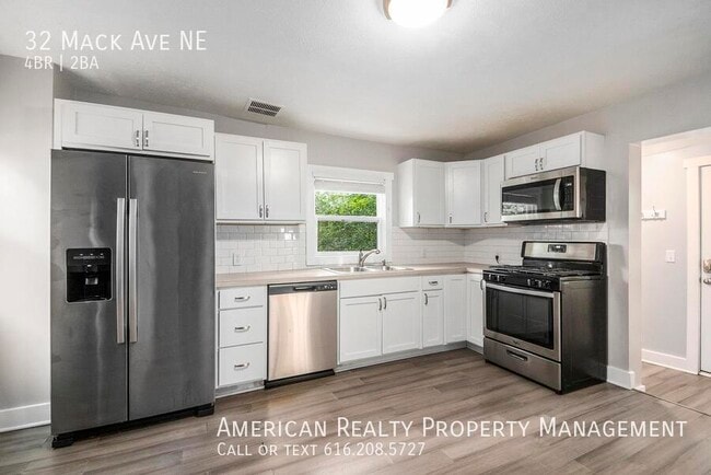 Foto del edificio - 32 Mack Ave NE