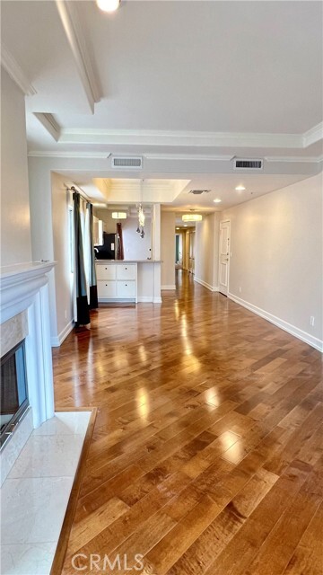 Building Photo - 2015 S Beverly Glen Blvd
