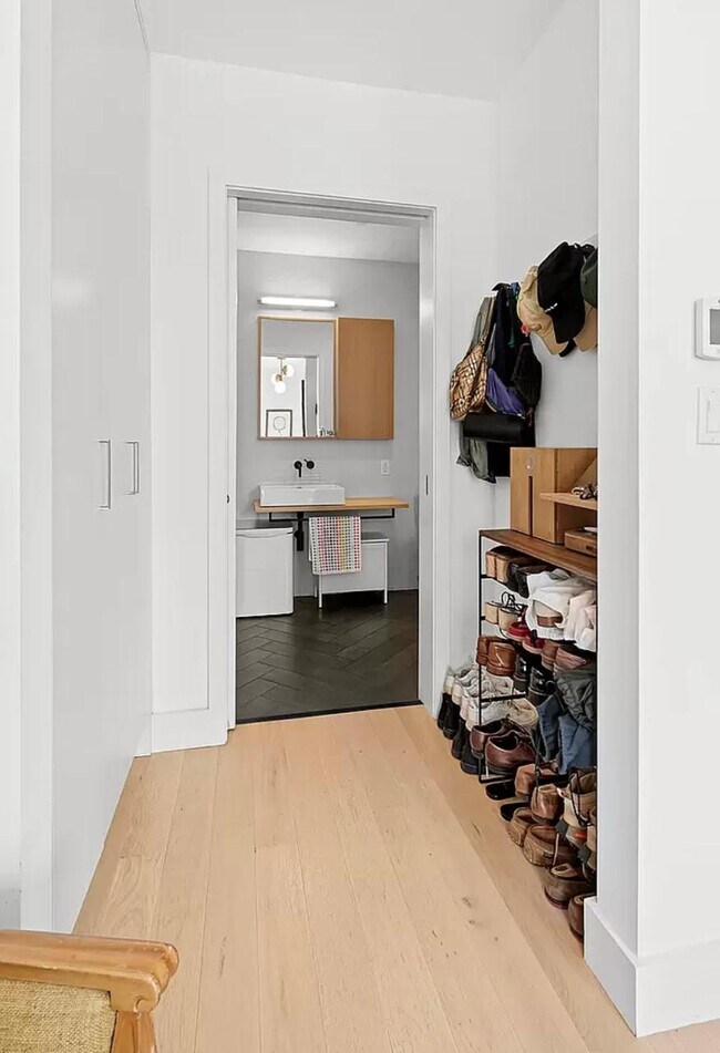 Foto del edificio - 762 Park Pl