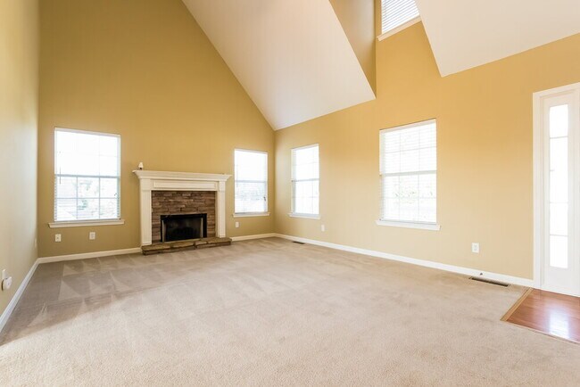 Building Photo - 8905 Brookhurst Trail