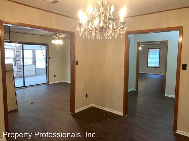 Building Photo - 3 br, 2 bath House - 1290 Mary Preiss Drive