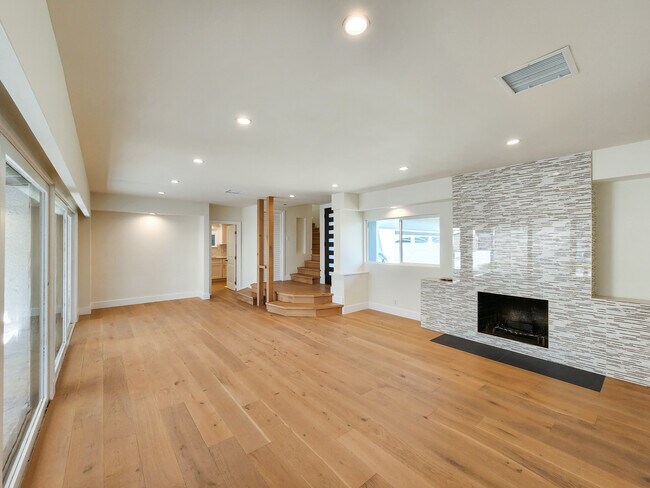 Foto del edificio - 733 E Walnut Ave