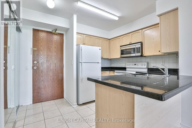 Building Photo - 23 Oneida Crescent