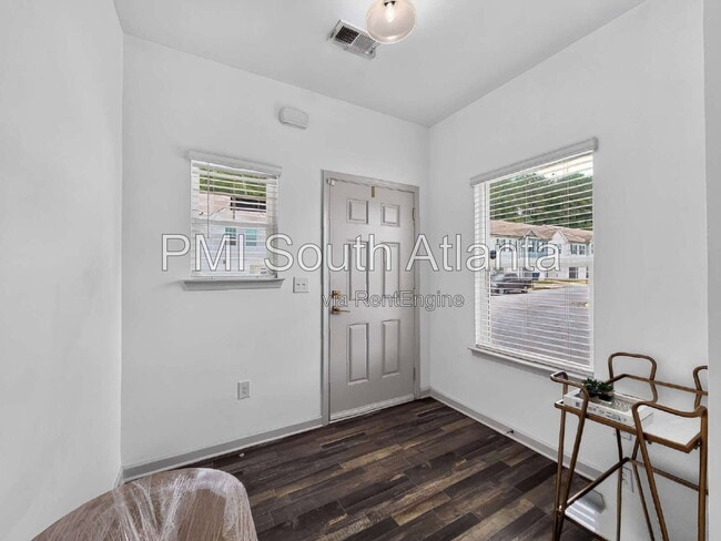 Foto del edificio - 4925 Lower Elm St