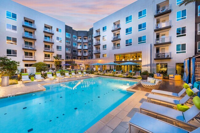 Foto del edificio - Avel Apartment Homes