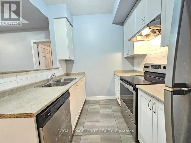 Building Photo - 250 Sunny Meadow Blvd