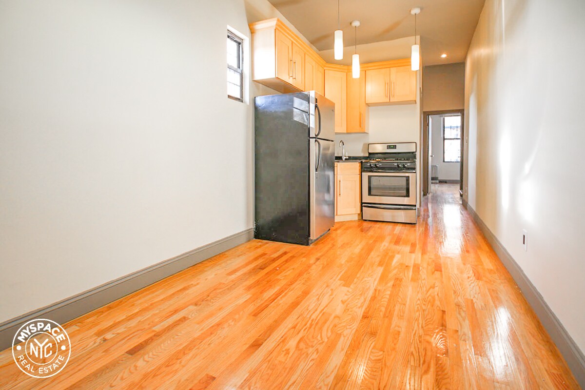 Primary Photo - 1251 DeKalb Ave