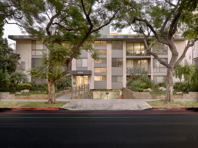 Building Photo - 324 N Oakhurst Dr