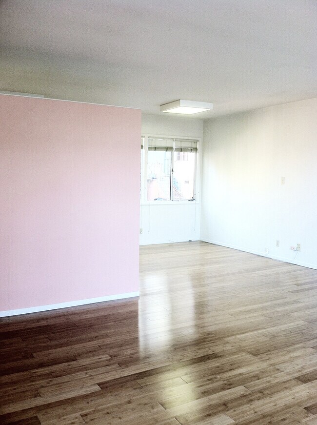 Foto del edificio - 2352 Duane St