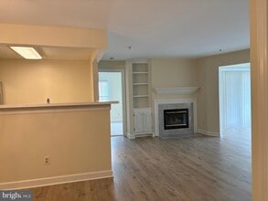 Building Photo - 12233 Fairfield House Dr