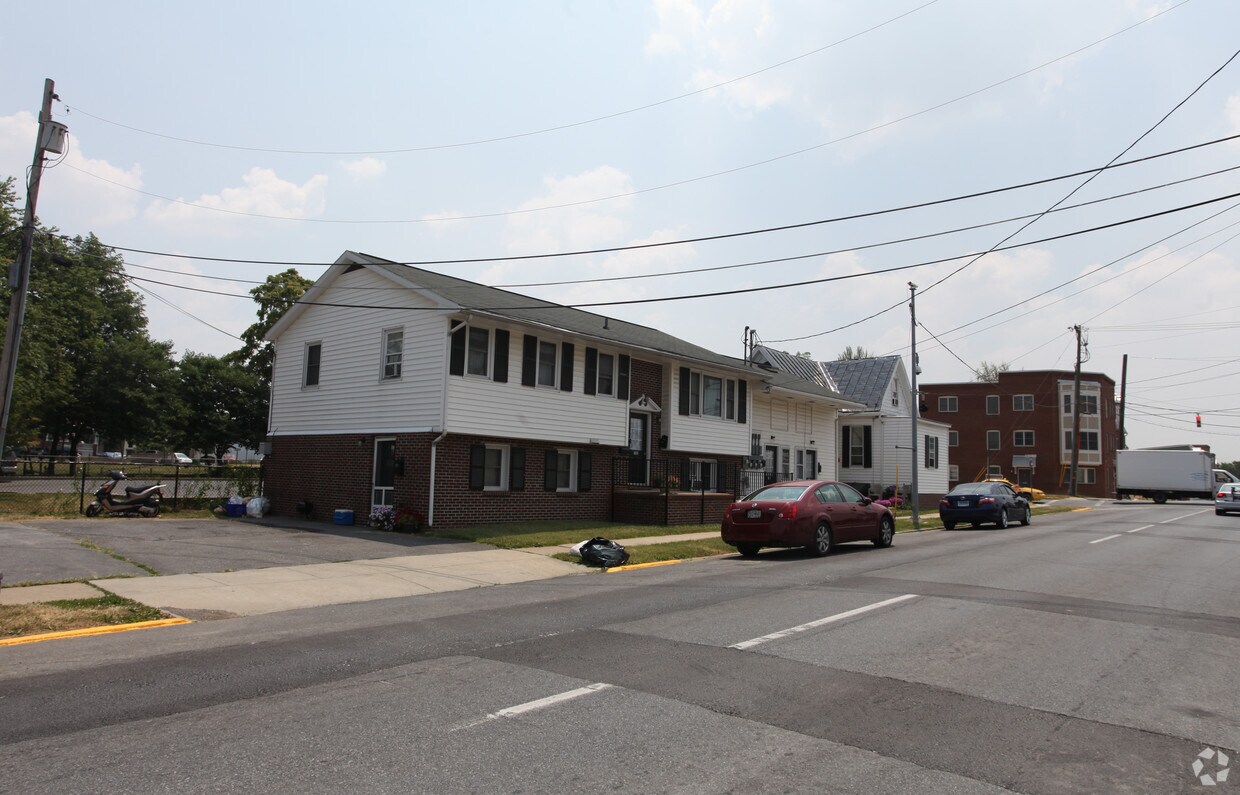 Building Photo - 700 Motter Ave