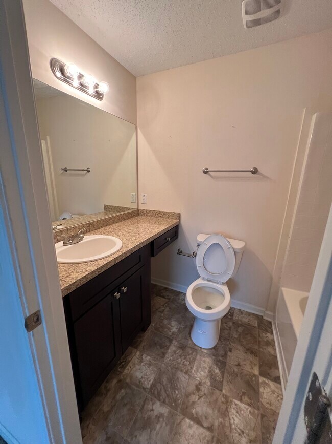 Building Photo - 2251 Bayrose Cir