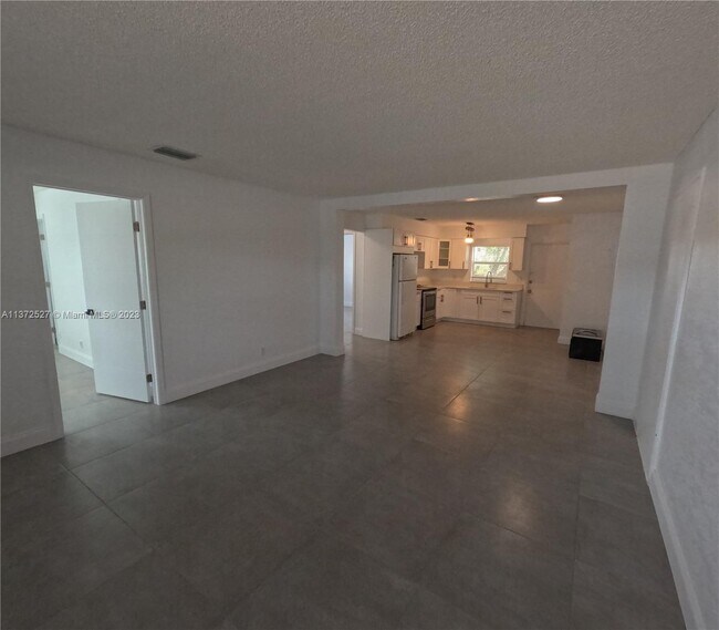 Foto del edificio - 1490 NW 22nd St
