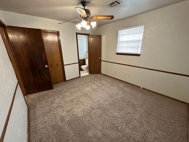 Building Photo - Move -in Special: For Rent: 3-Bedroom, 1.5...