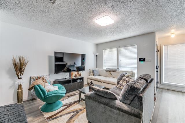 Foto del edificio - 519 Gibbins Ct